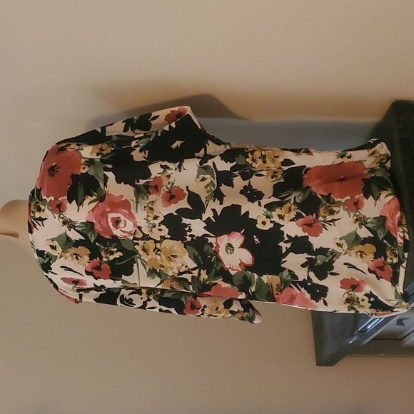 Floral Shall - o/s - Picture 2 of 2